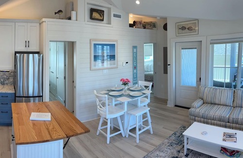Stone Harbor House | CHARMING BOUTIQUE COASTAL COTTAGE - New Build - 2 Blocks From Beach & Bay