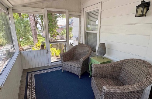 Safety Harbor House | Charming Bungalow | Steps to Main Street | Dog Friendly