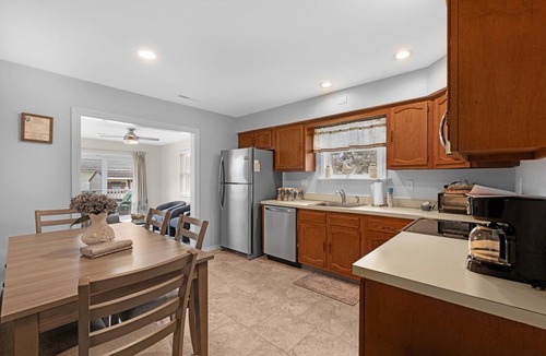 Village Green House | Charming Cape May Twin Near Coast Guard Base – 2BR | 1.5BA | Sleeps 6
