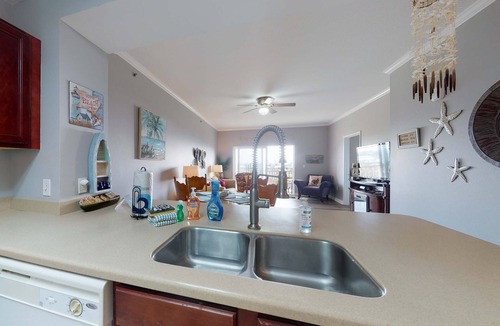 Waterside Village Condo | Charming Condo at Waterside with Shared Pool, Hot Tub, Free WiFi, and AC