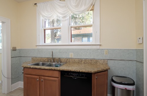 Duckpond Cottage | Charming Cottage in Downtown Historic Duckpond with Hot Tub & Infrared Sauna