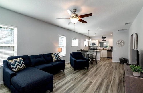 High Springs House | Charming Downtown High Springs Cottage