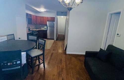 Queens House | “Charming Family-Friendly Home in a Peaceful Neighborhood- With Pool