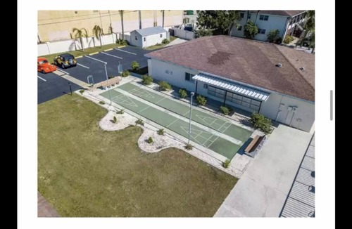 Englewood South Condo | Charming Ground Floor, 2bd-2bh Condo, 2 miles to Beaches, Private W/D