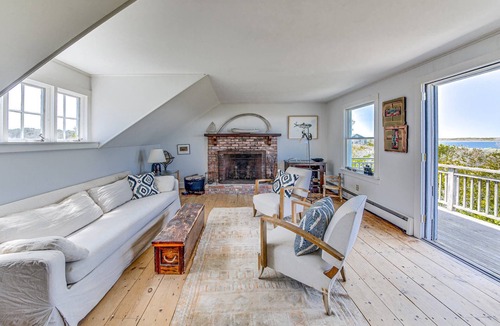 Napeague Cottage | Charming Hampton's Beachfront Escape