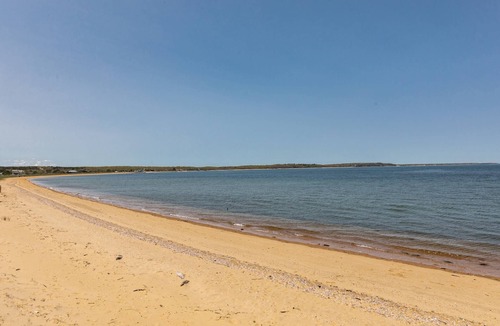 Napeague Cottage | Charming Hampton's Beachfront Escape