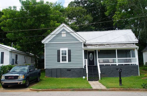 LaGrange House | Charming historic home steps from downtown LaGrange