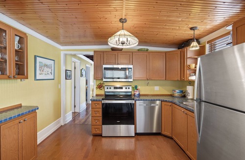Hills T P House | Charming Home, Private Pool, Short Walk to Restaurants and Beach!