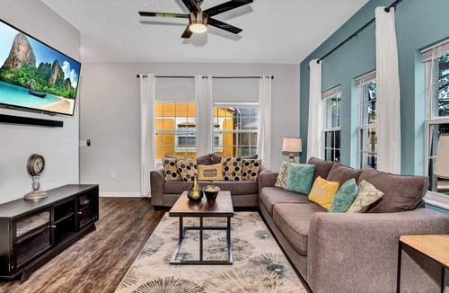 Kissimmee House | Charming home w/hardwood floors, Huge private pool