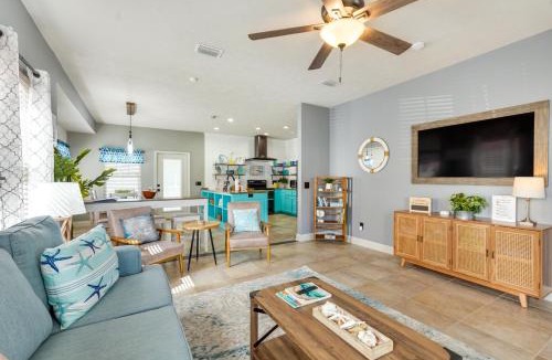 Holiday Beach House | Charming Panama City Beach Retreat with Patio