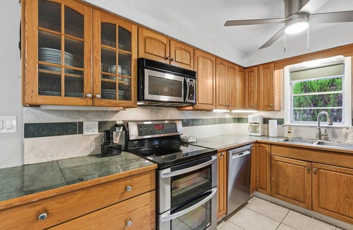 Port Orange House | Charming Pet-Friendly 2BR + Sleeper Sofa + Near Beach Drive