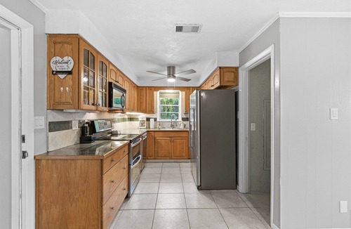 Port Orange House | Charming Pet-Friendly 2BR + Sleeper Sofa + Near Beach Drive