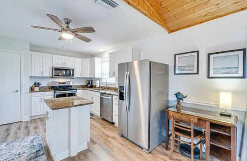 Bokeelia House | Charming Pet-Friendly Bungalow. 2 bed/2 bath Near Jug Creek & Boat Ramp