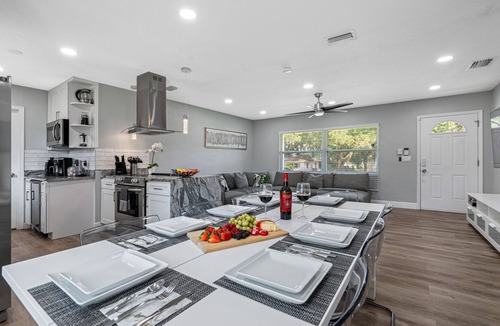 Brandon House | Charming & Renovated Home 20 Minutes from Tampa