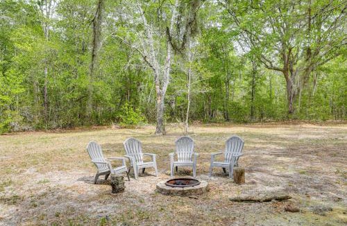 Walterboro House | Charming Retreat on 20 Acres w/Private Lake!