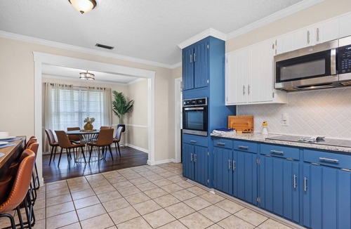 Valdosta House | Charming South Georgia Getaway Near VSU, Moody Airforce Base & Wild Adventures