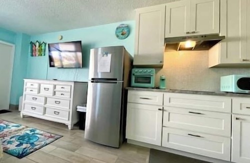 Daytona Beach Condo | Charming Studio | Balcony w/Ocean Views | Pool