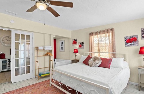 South Patrick Shores Apartment | Charming Studio - Two Person Jet Tub - Walk to the Beach