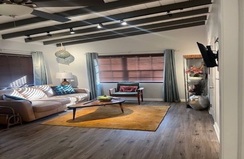 Vero Beach Apartment | Charming studio w over an acre backyard, 3 minutes downtown and 10 minutes beach