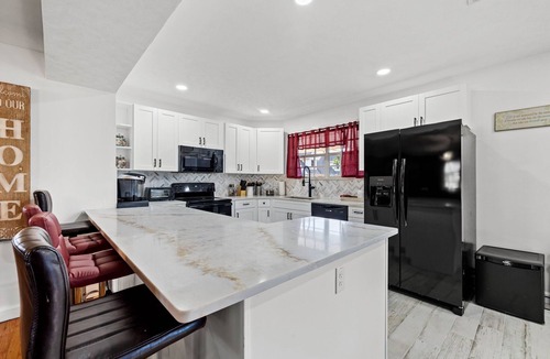 Lake Magdalene House | Charming Tampa Lakehouse - Prime Location close to everything!