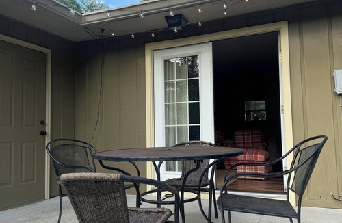 Magnolia Springs House | Charming two bedroom cottage steps away from Magnolia River in Magnolia Springs