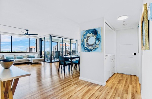 Isla del Sol Condo | Charming waterfront 2-bedroom condo with fitness room, WiFi , St. Petersburg