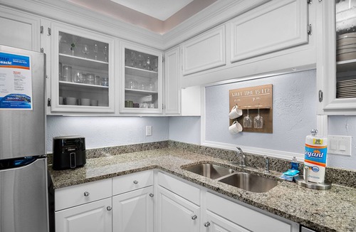 Destin Condo | ☀️Chateau 5b Walk to Beach Pool Tennis Updated Condo☀️