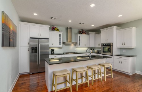 Siesta Key House | "CHATEAU du SOLEIL" SINGLE Family Home 1-1/2 Blocks to Beach Private Pool