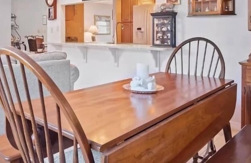 Park Lake Estates House | Cheerful Two-Bedroom Abode with Spacious Parking