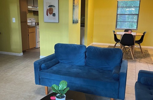 Seffner Community Alliance Apartment | Chic 2-bedroom apartment with AC, fitness space in fabulous Seffner