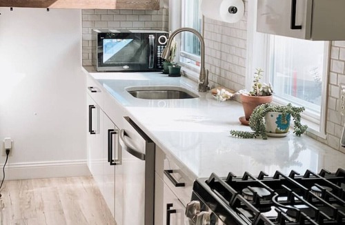Harrison House | Chic 2BR Retreat 15min FIFA World Cup MetLife Stad