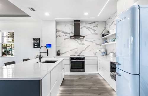 Fort Myers River District House | Chic & Cozy River District Townhouse