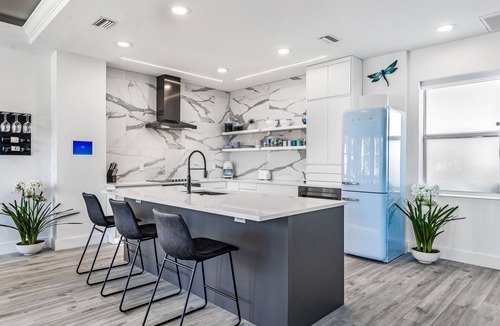 Fort Myers River District House | Chic & Cozy River District Townhouse