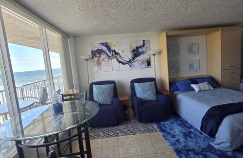 Daytona Beach Shores Condo | Chic Cozy Condo with Stunning Views
