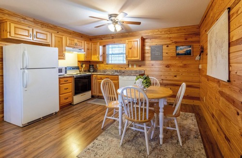 Graysville Apartment | Chickamauga Creek Retreat-Mins to Chattanooga