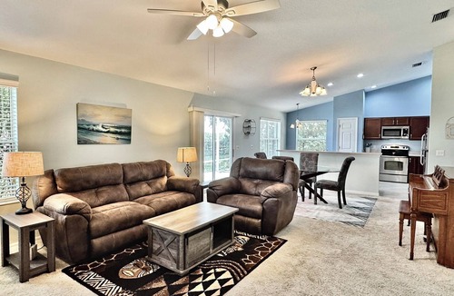 St. James House | Chillax Chalet - 2/2 w/Golf Cart in The Village of St. James