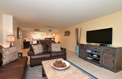 Siesta Key House | Chinaberry 924 - 2 Bedroom Condo with Private Beach with lounge chairs & umbrella provided, 2 Poo.