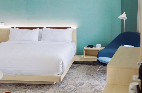 Gainesville Hotel | City View King Room | Near UF Campus & Downtown
