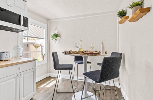 Grandview Heights House | CityPlace Stay | Convention Center, BBQ, & Beach