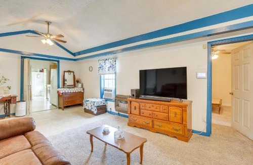 Stanton House | Clanton Cottage w/Charcoal Grill & Porch!