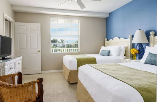 Marco Island Hotel | Classic 2BR Water View Suite at Olde Marco Inn Near Marina & Shops