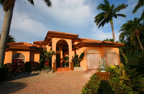 Coury House | Classic house in the best KCB location-Immediate access to both ocean and bay.