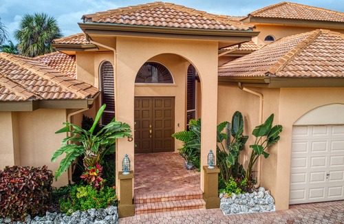 Coury House | Classic house in the best KCB location-Immediate access to both ocean and bay.
