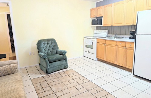 Florida South Atlantic Coast Apartment | Clean and quiet 1-bedroom apartment, caged saltwater pool, public boat ramp