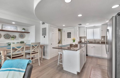 Holiday Isle Condo | Clean Beach front, On the sand Reno, FREE Beach Service, Pools, Pickleball/Golf