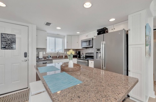 Holiday Isle Condo | Clean Beach front, On the sand Reno, FREE Beach Service, Pools, Pickleball/Golf