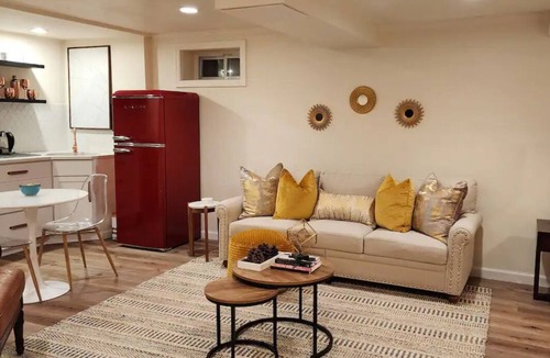 West Orange Apartment | Clean/Comfortable/Spacious/Peaceful Outdoor Space