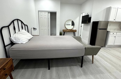 Port Saint Lucie Apartment | Clean, Modern, and Centrally Located Guesthouse in Port St. Lucie