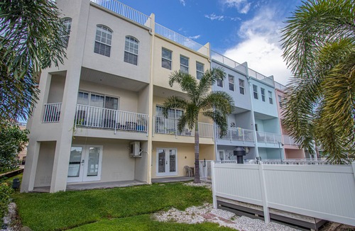 Clearwater Beach House | Clearwater Beach 4BR, 4BA with Rooftop, Pool, Gameroom, Elevator. Park and walk!
