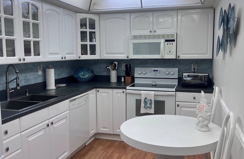 Island Estate Condo | Clearwater Beach Condo 2 Bed-2 bath.